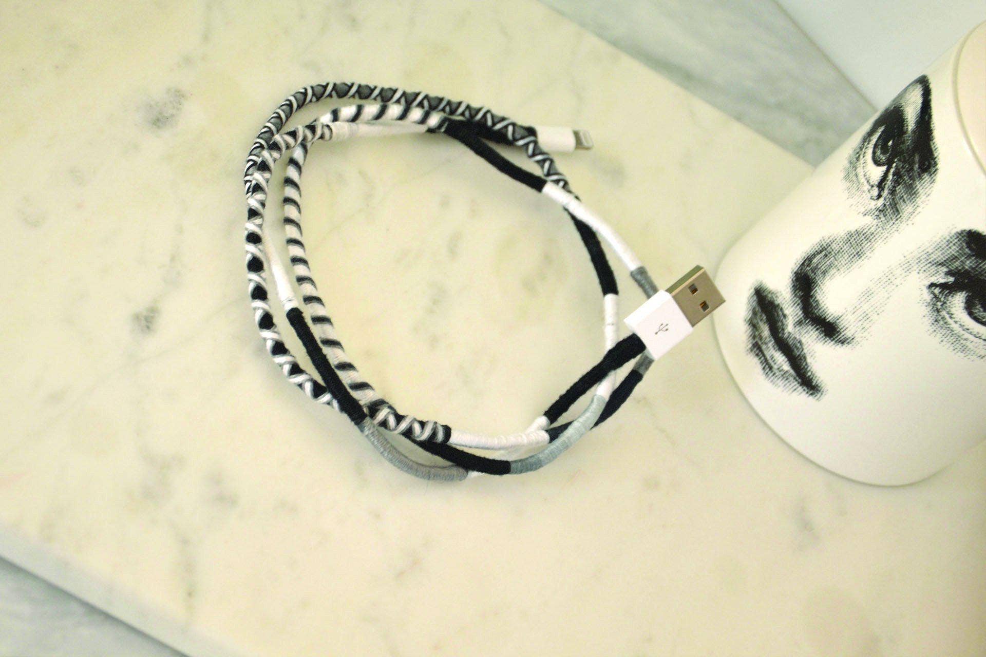 LE POM POM - Venta al por mayor Cable de carga - Cargador monocromático2