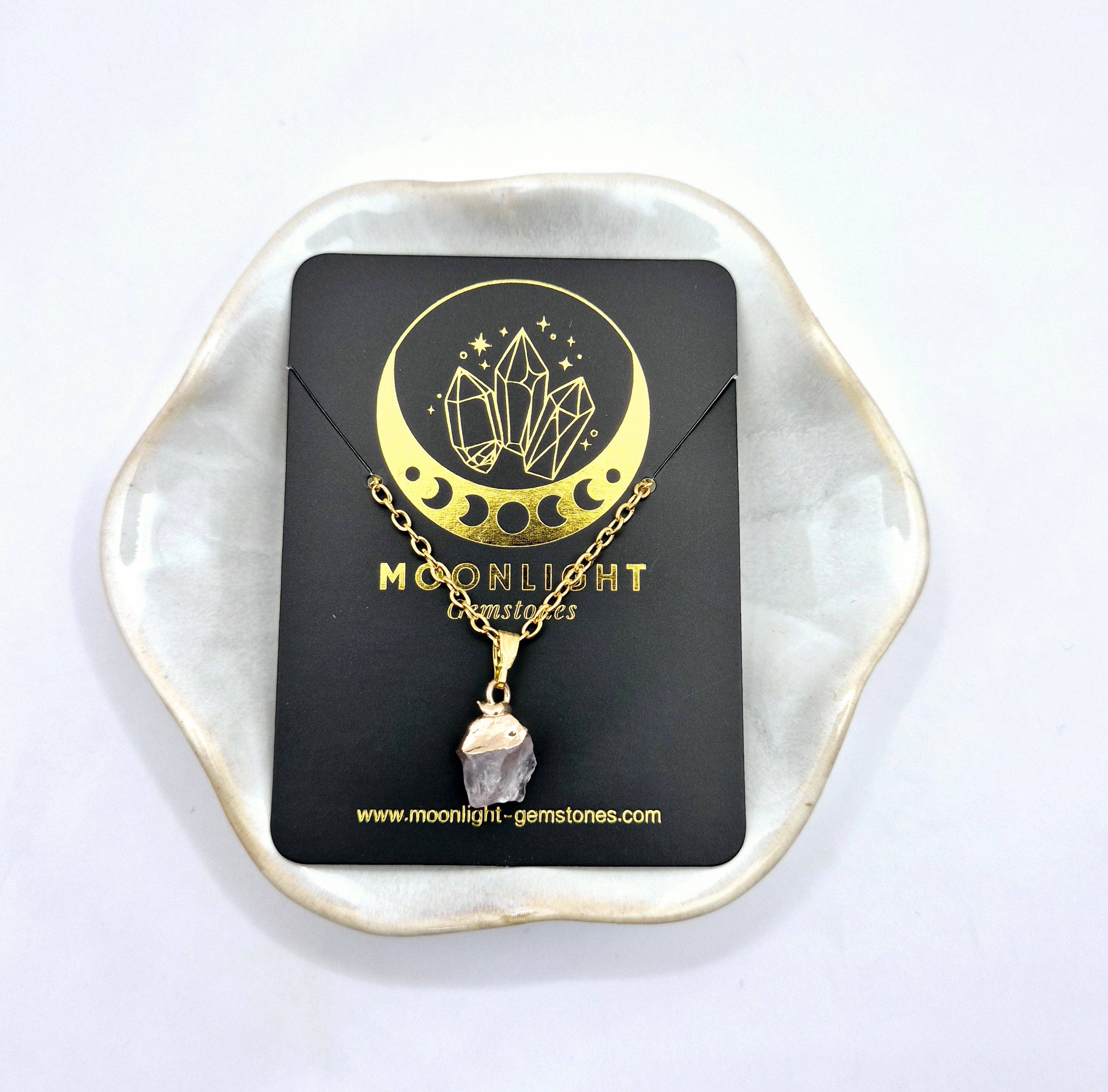 Moonlight Gemstones – Engroshandel Halskæde med vedhæng – Guldfarvet halskæde med rå rosenkvarts vedhæng (1 cm)2