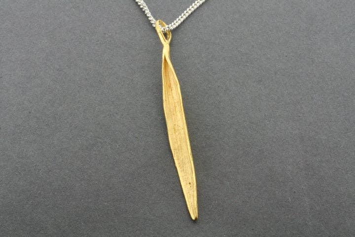 Makers & Providers - Wholesale Pendant/charm necklace - Long tea leaf pendant - gold on 55cm silver chain2