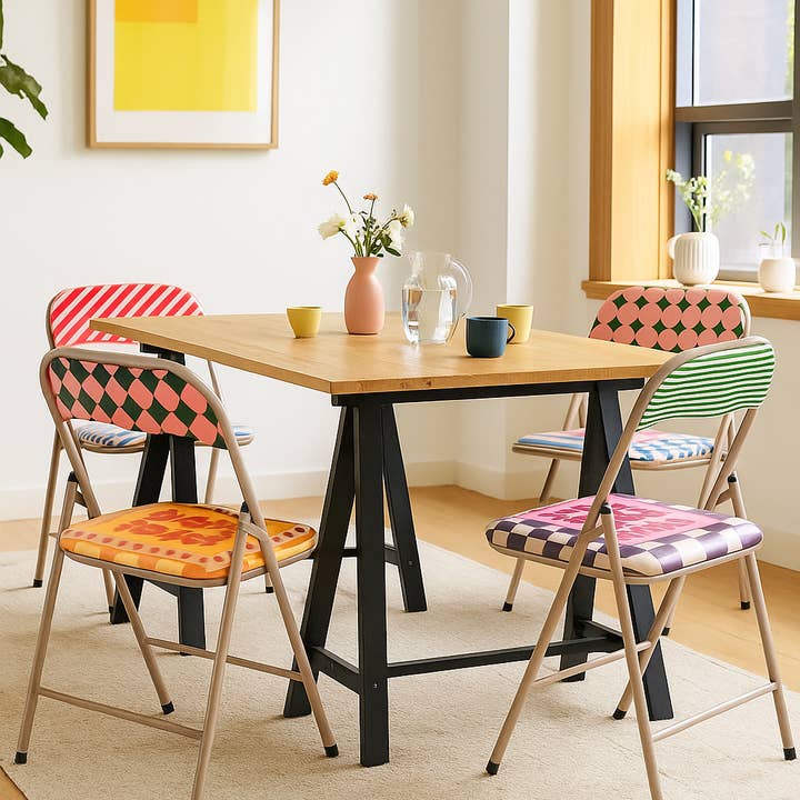 VdE Tivoli 1996 – Engroshandel Foldestol – More Amor klapstol i kulstofstålrør, 4 assorterede designs2