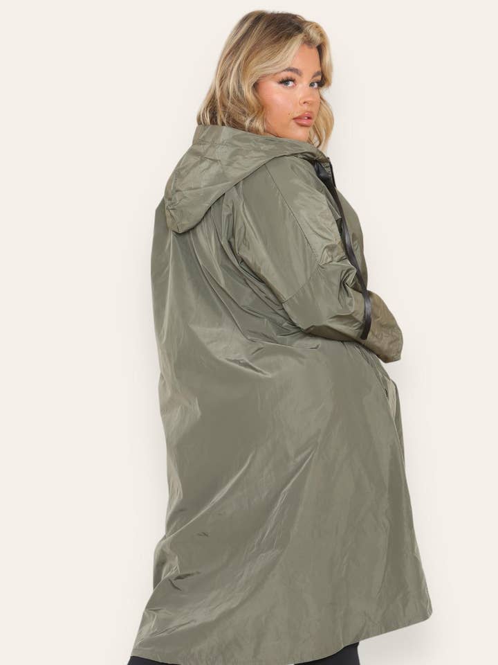 Miss Bold - Wholesale Raincoat - Women's - Oversized Hooded Rain Mac