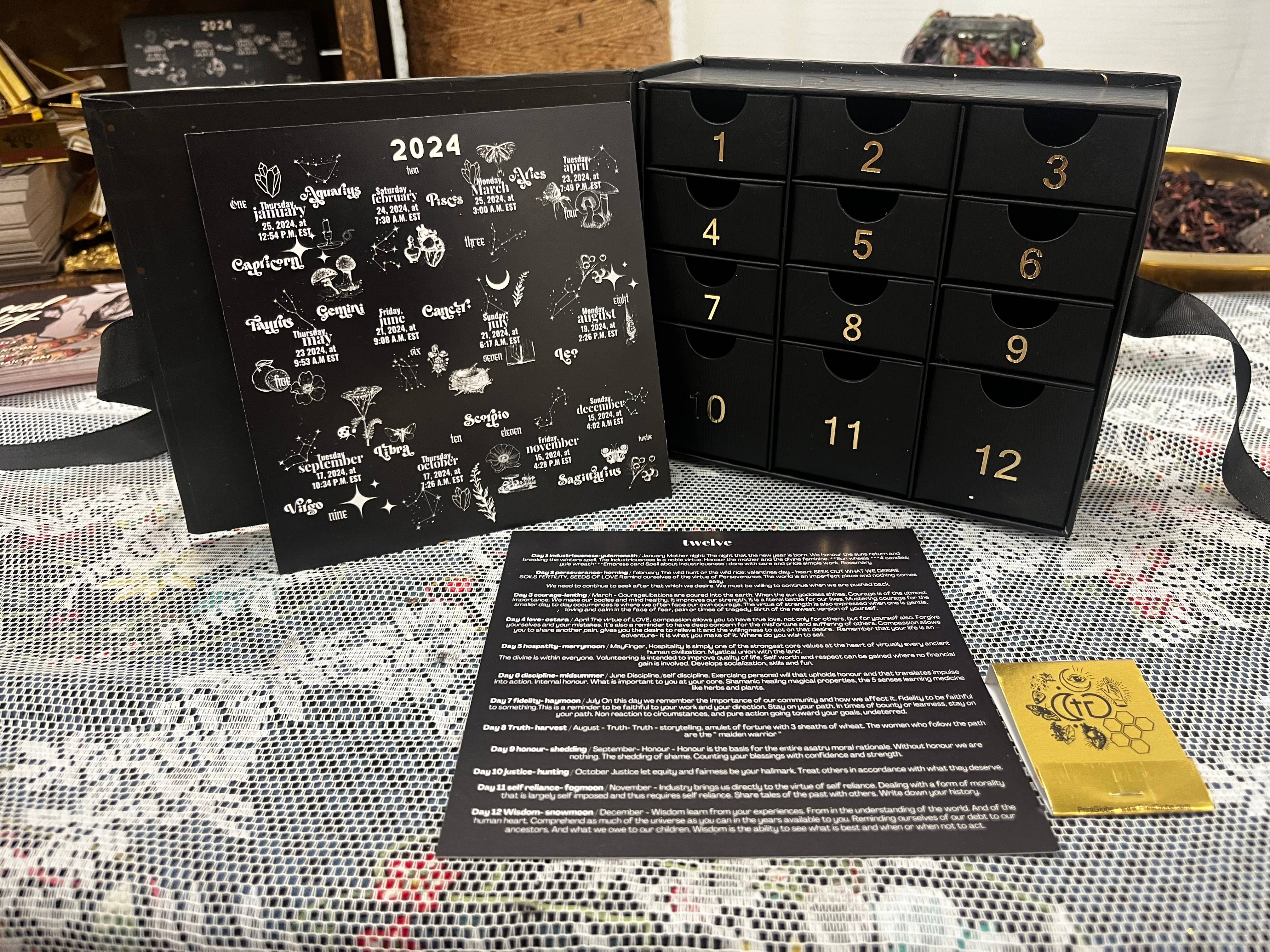 The Chaotic Good (previously The Great Cosmic Trust) - Venta al por mayor Calendario de Adviento - Caja de adviento con 25 compartimientos vacíos para llenar, 12 cajones numerados4