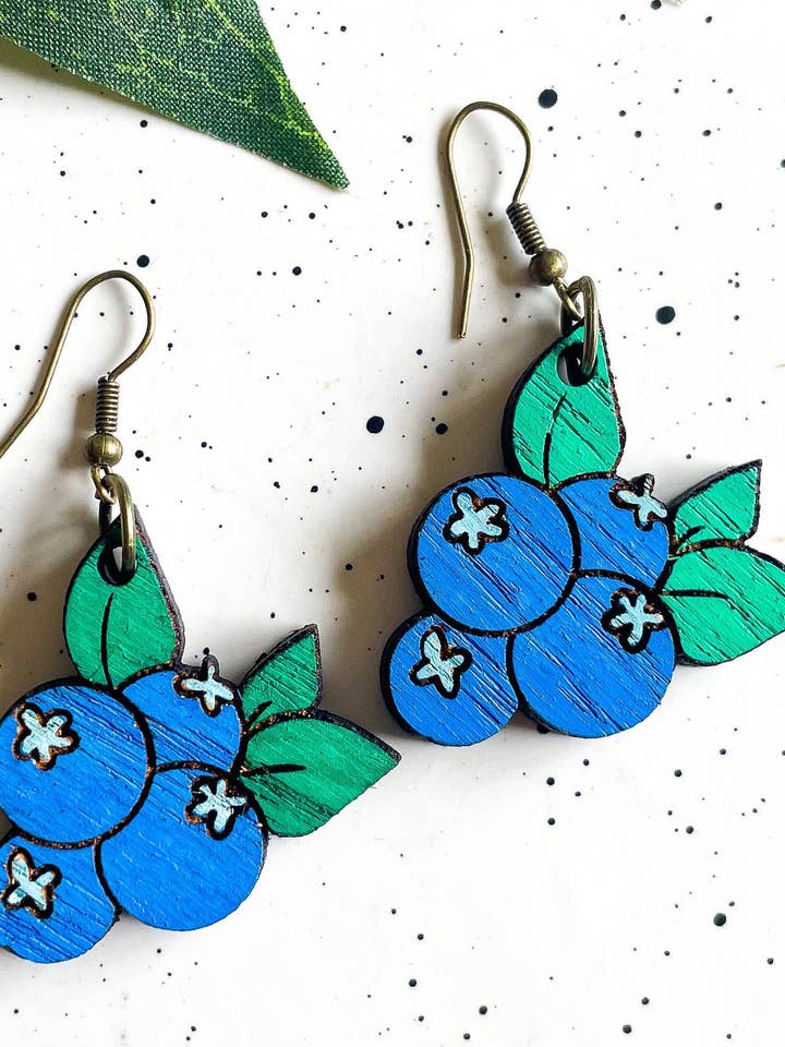 Brincos de mirtilo de madeira Nice Bluebs, presente do Alasca por atacado de Ak Daisy Chain