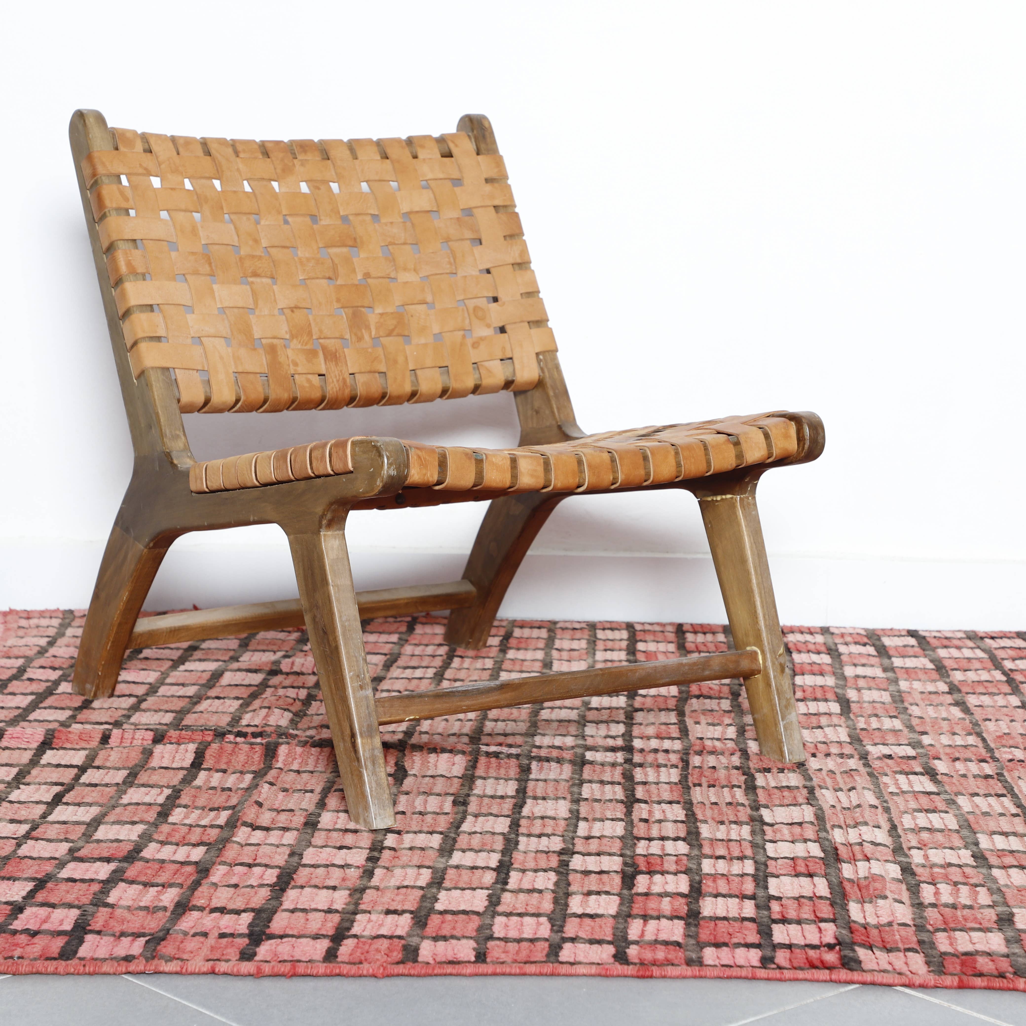 MUSMUSRUGS - Wholesale Area Rug - Pink Checkered Moroccan Wool Rug – Berber Grid Design1