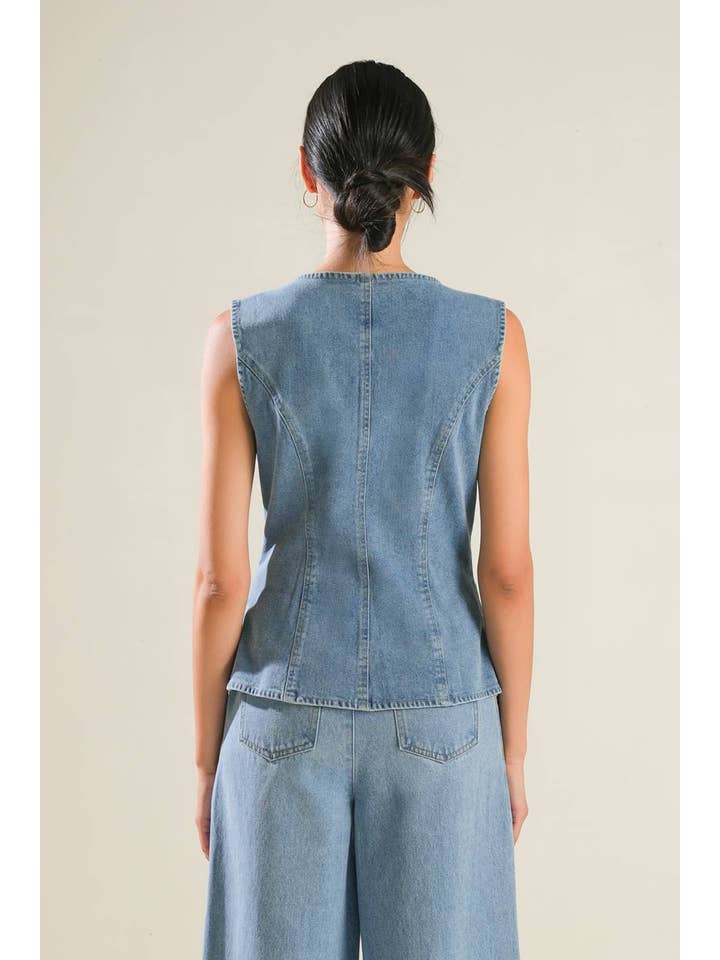 A washed denim vest - FJ1093 for wholesale on Faire