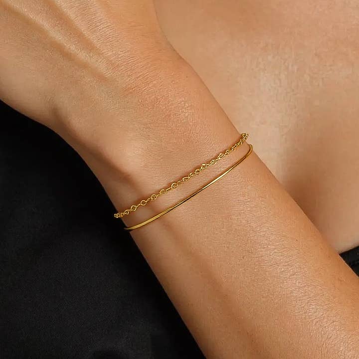 Alma 18K Gold Non-Tarnish Classic Thin double chain Bracelet for wholesale on Faire1