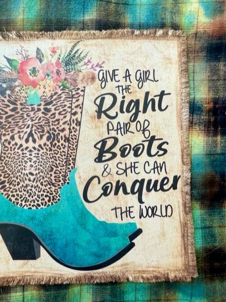 CAMISA FLANELA “DÊ A UMA RAPARIGA O PAR DIREITO DE BOTAS” (#506) por atacado de Jana's Flannels