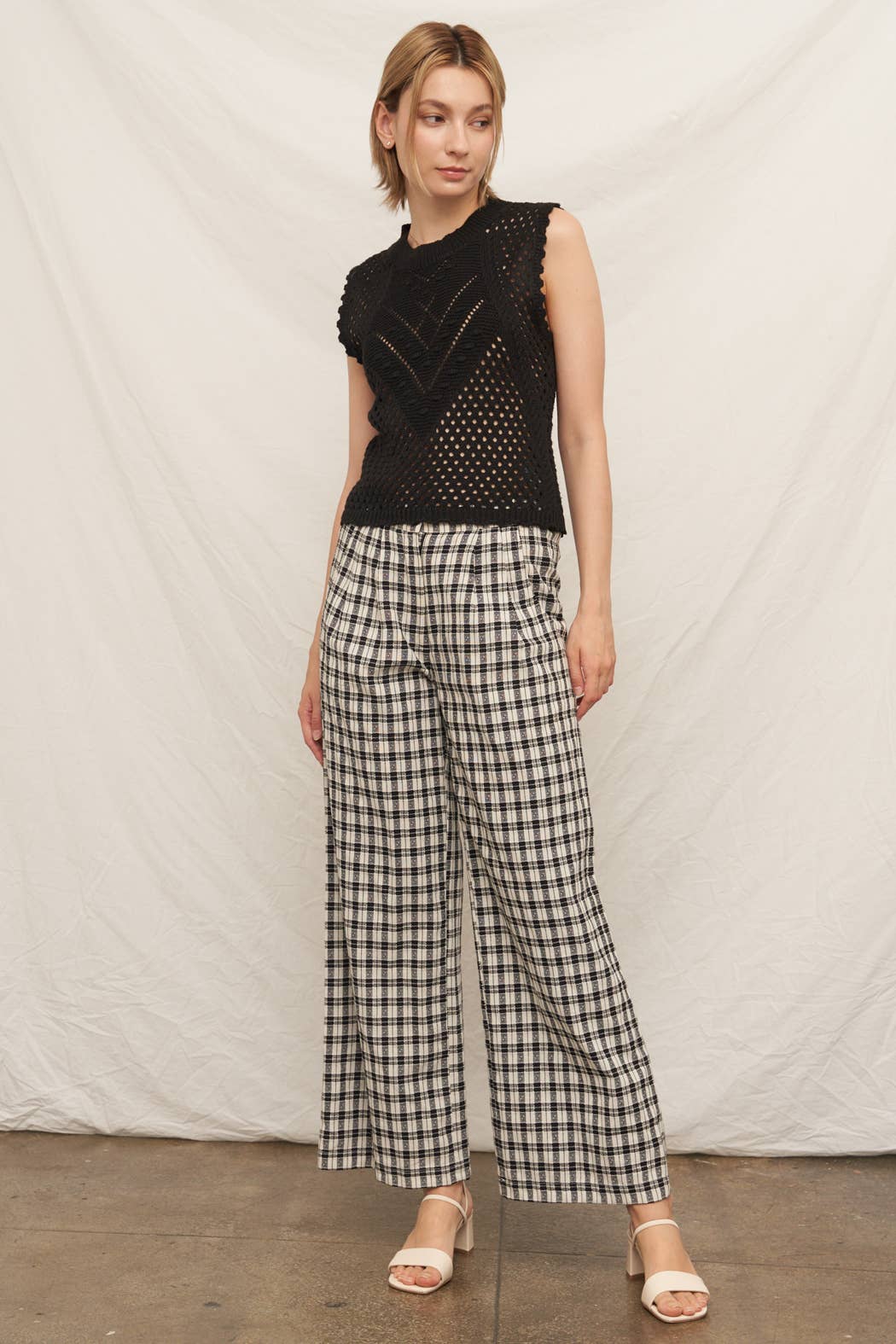 En Crème - Wholesale Sweater Vest - Women's - Sleeveless Crochet Sweater Vest Top14