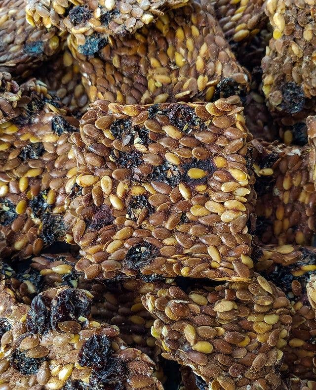 Dr. In The Kitchen, LLC - Wholesale Crackers - Flackers Organic Flax Seed Crackers, Cinnamon & Currant5