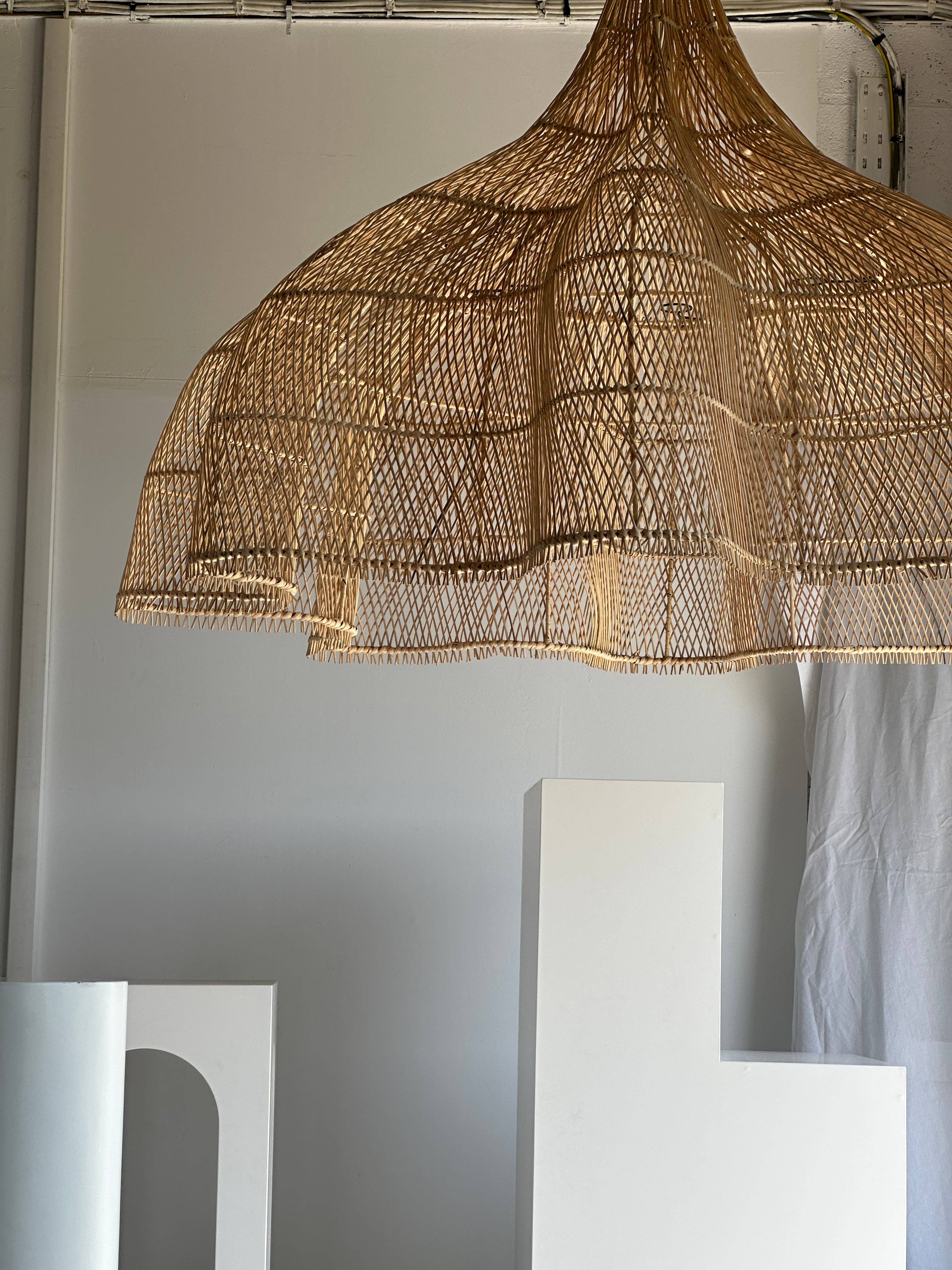 Office Objets - Wholesale Chandelier/Hanging Light - Immense rattan suspension in the shape of a flower, tulip, corolla H:1m; D:1m502