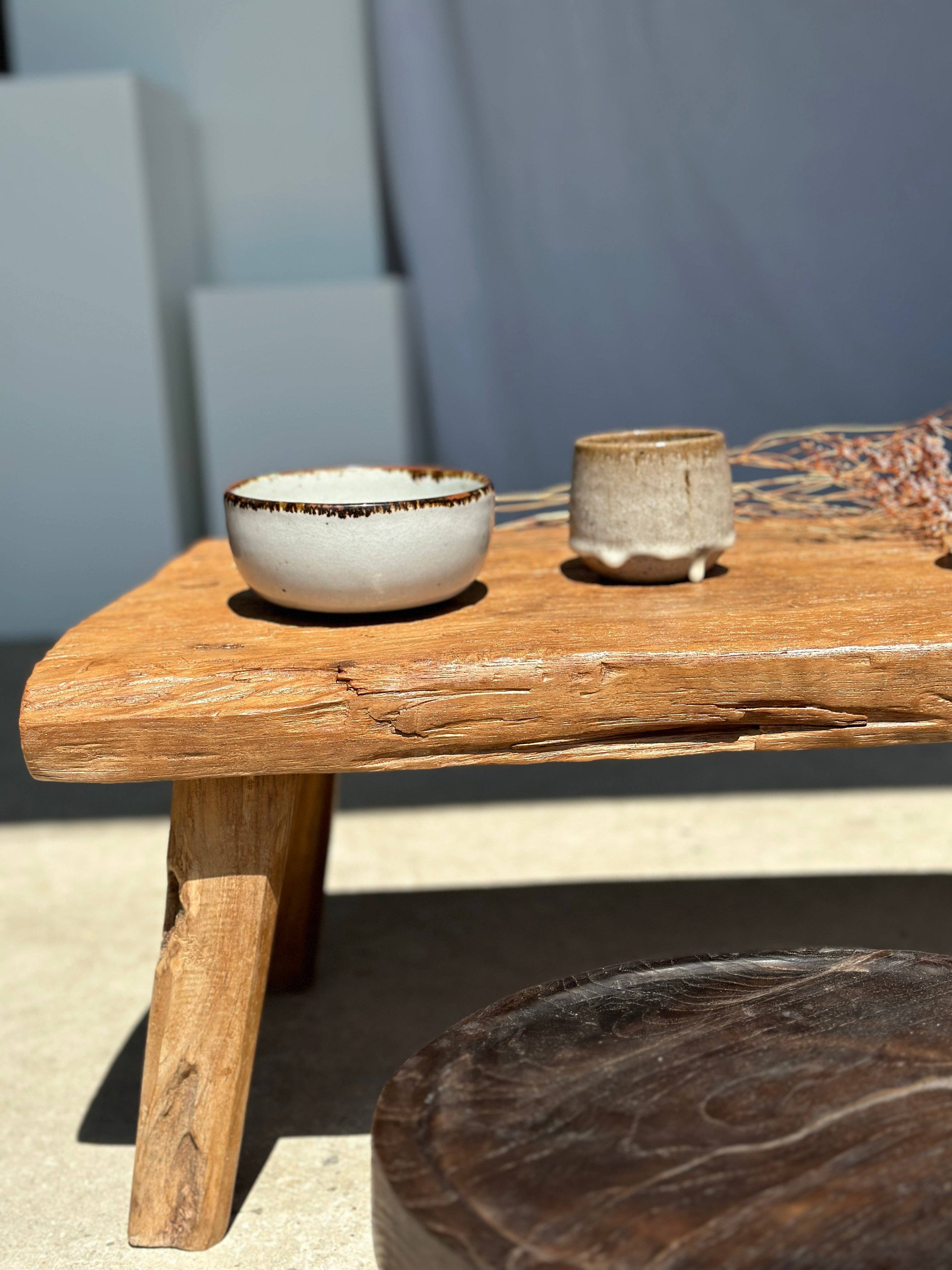 Office Objets – Großhandel Beistelltisch – Kleiner leichter Couchtisch aus hellem Teakholz mit vier Beinen H: 30 L: 63,5 B: 40 cm72