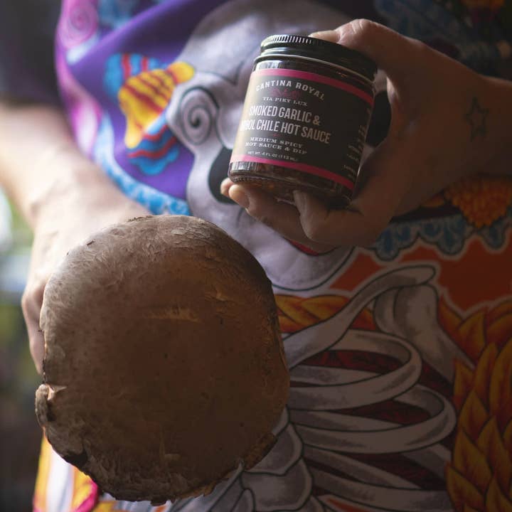 Cantina Royal Hot Sauce - Wholesale Hot Sauce - Tia Piky Lux - Crispy Arbol Chile Oil4