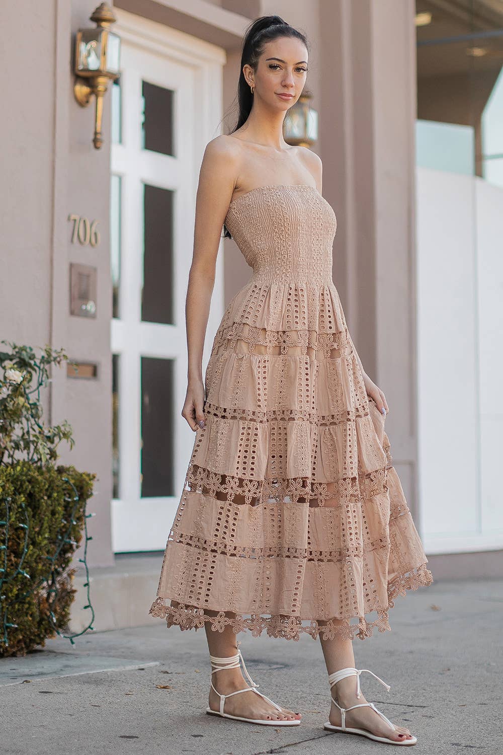 Strut & Bolt - Wholesale Jurk - Dames - Kanten kokerjurk met oogjes71