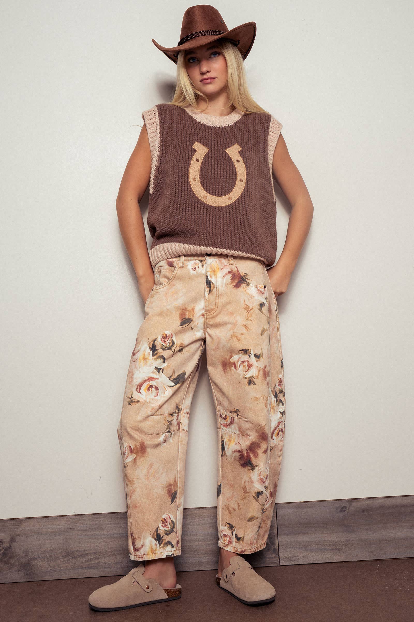 Urban Daizy - Wholesale Sweater Vest - Women's - Western Horseshoe Crochet Knit Ribbed Trim Sweater Vest13