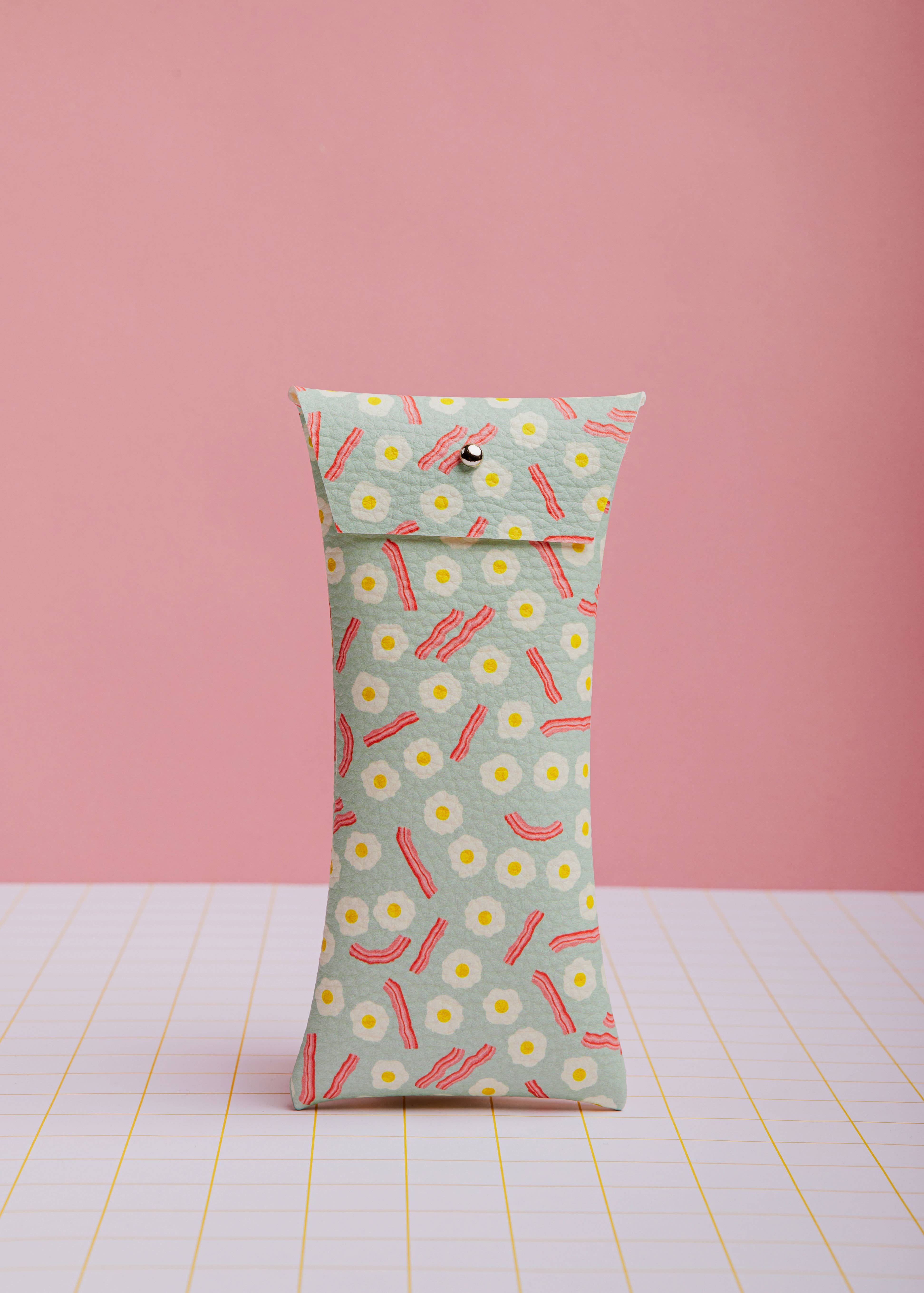 ECKE - Wholesale Eyewear Cases & Holders - Women's - Huevos Bacon Mint Sunglasses & Glasses Case