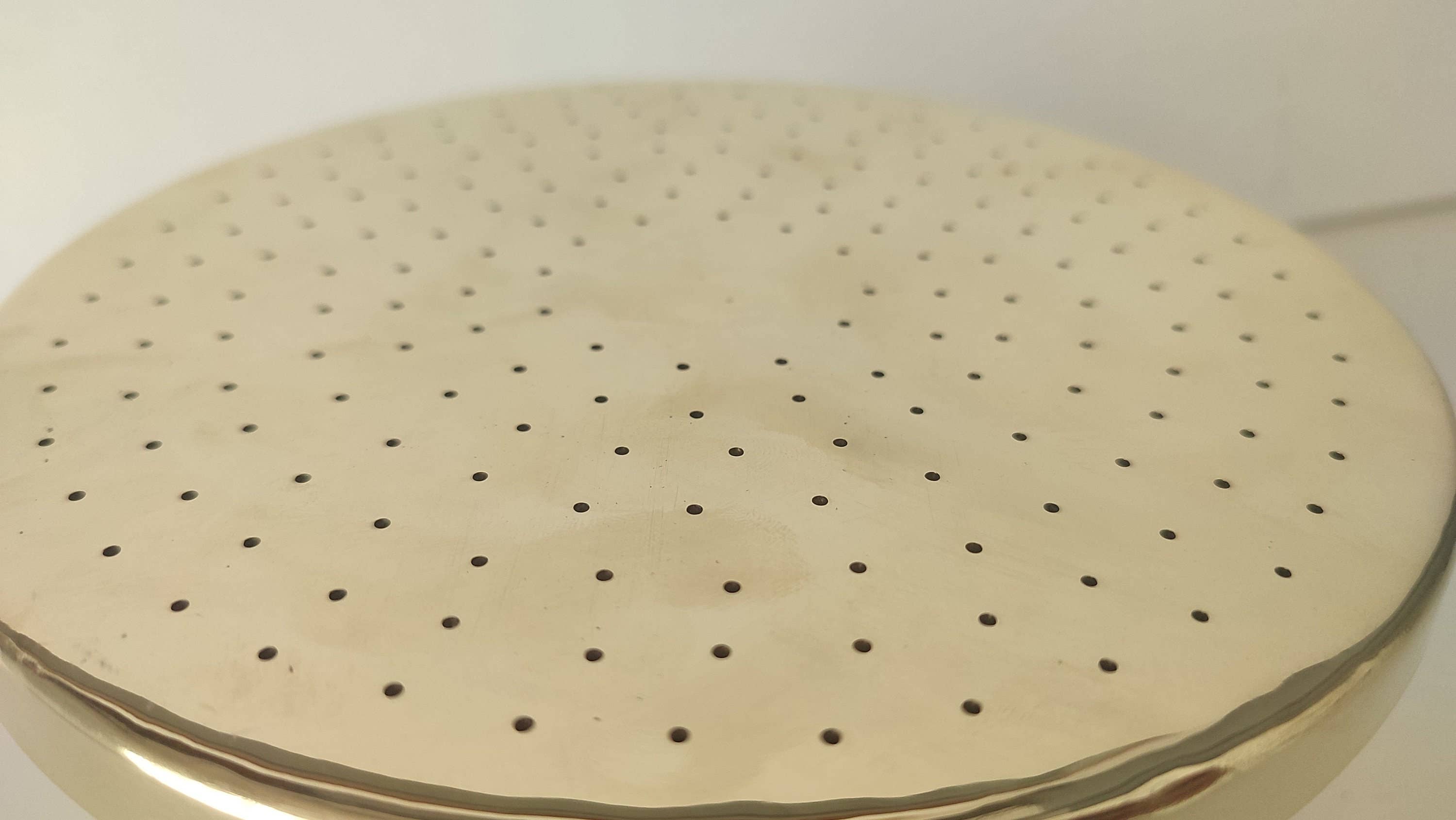 MARRAKECH METACRAFT LTD - Vendita all'ingrosso Soffioni doccia - Soffione doccia rotondo in ottone non verniciato artigianale9