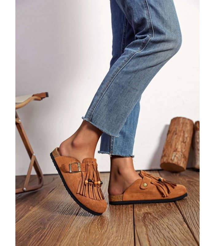 SWEET MAGIC MODA Y COMPLEMENTOS - Wholesale Slippers - Women's - SUEDE CLOGS WITH FRINGES0