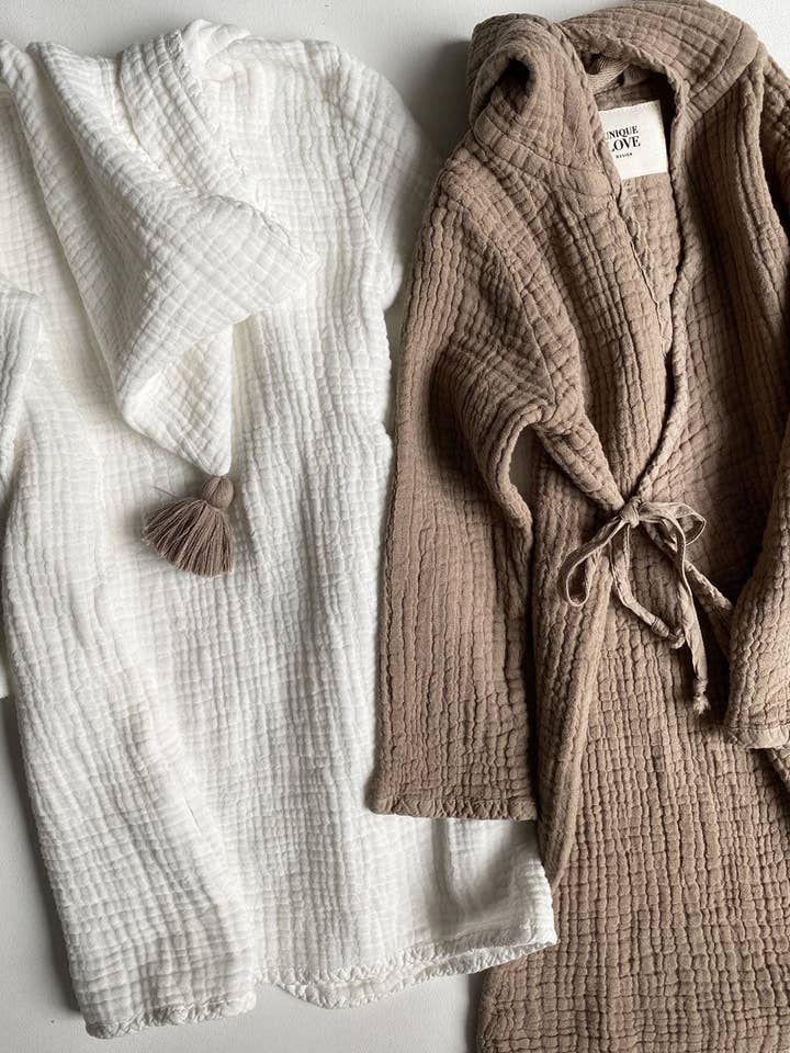 UNIQUE LOVE Design – wholesale Robe – Kids – Muslin bathrobe - cloud white1