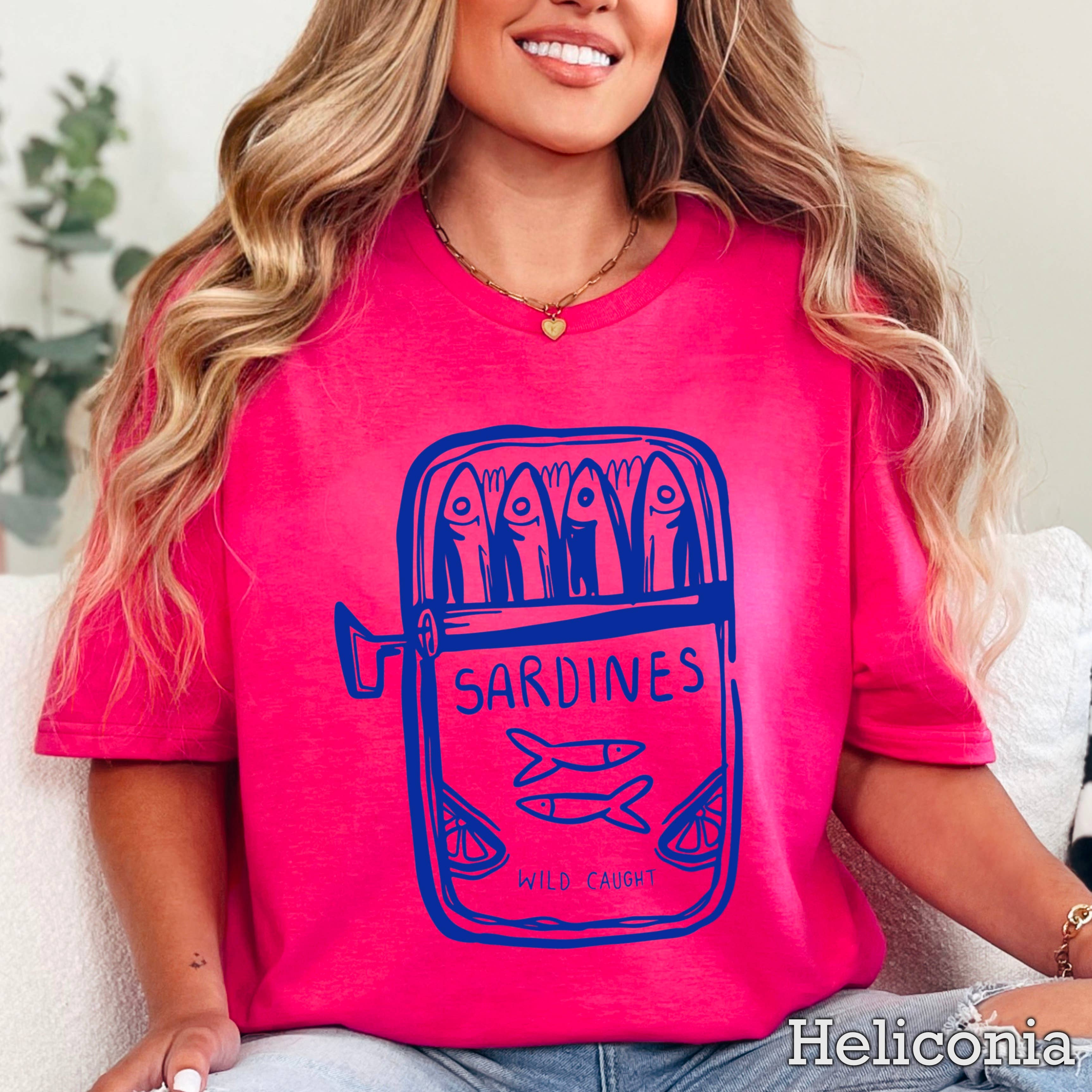 Shoppe SHC – wholesale T-shirt med logga - Dam – Sardiner Kustkvinnors Grafiska T-shirt | Gildan6