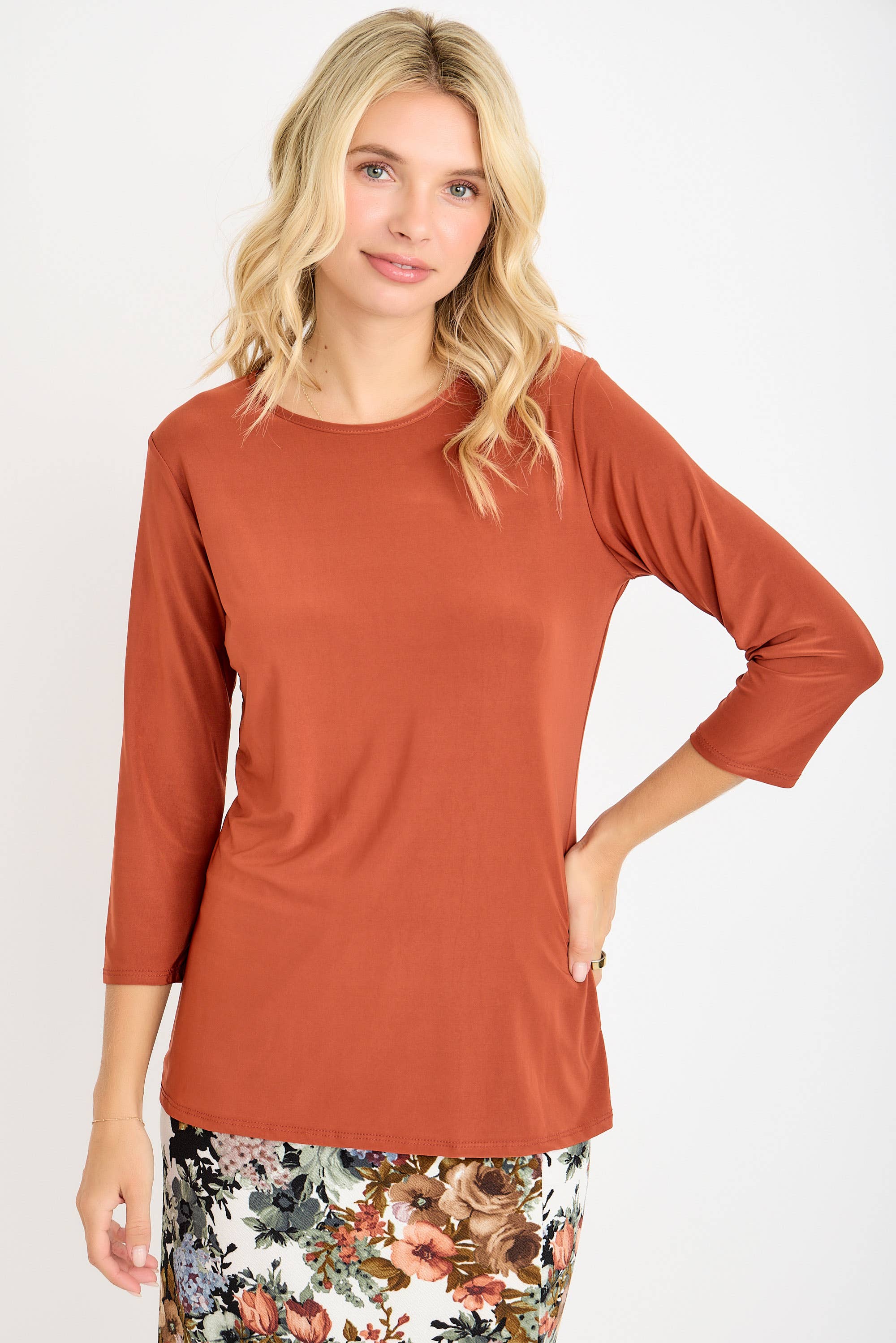 Celeste Clothing - Venta al por mayor Camiseta - Mujer - TOP DE CAPAS SIN ARRUGAS CON MANGAS 3/4 -CT1321475