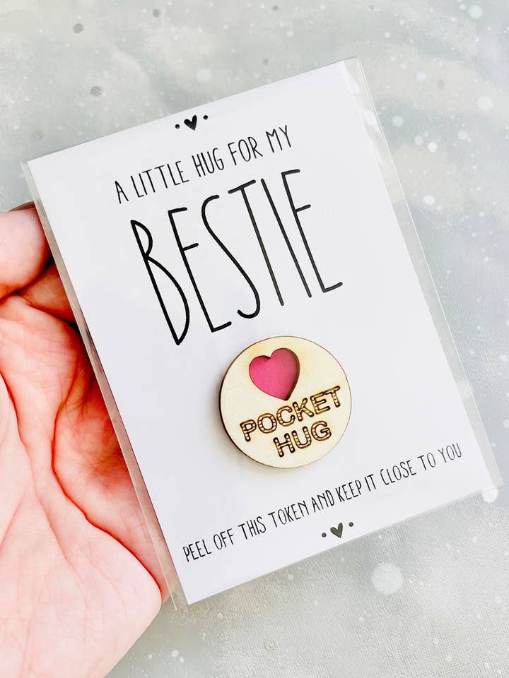 Abbraccio tascabile Bestie per la vendita all'ingrosso da parte di The Gift Club