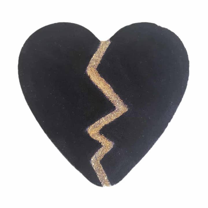 Bomba da bagno Black Black Heart | Fruity Black Broken Heart per la vendita all'ingrosso da parte di Bubbles Bath 'n Body