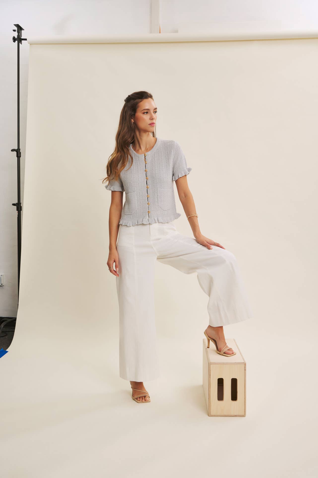 in february – Calças - Mulher por atacado – CALÇAS ESSENCIAIS DO DIA A DIA ELÁSTICAS DE PERNA LARGA E COMPRIMENTO ATÉ AO TORNOZELO37