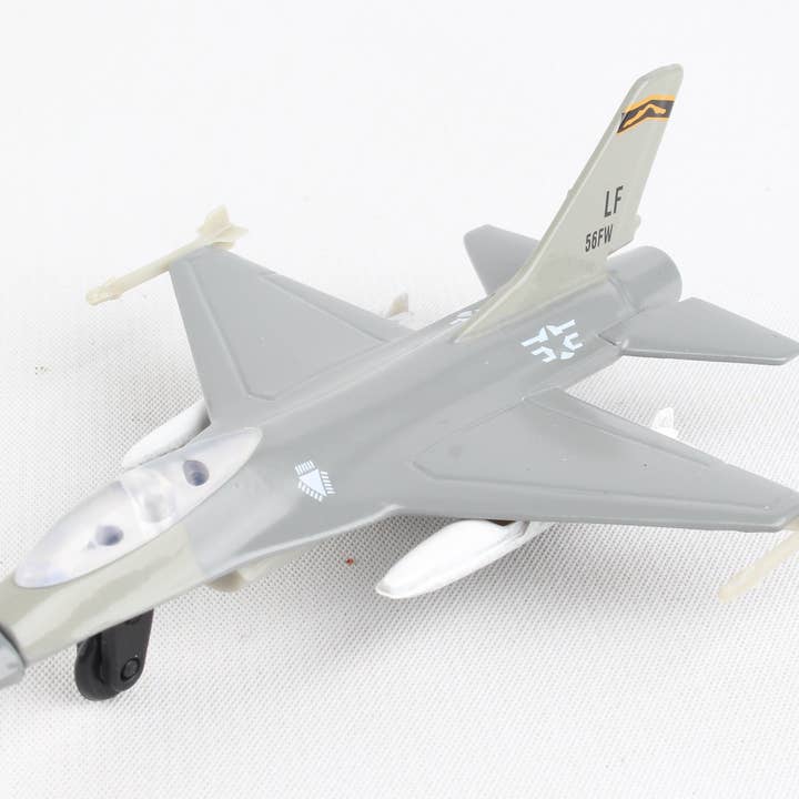 RW130 RUNWAY24 F-16 MILITARE per la vendita all'ingrosso da parte di Daron Worldwide Trading