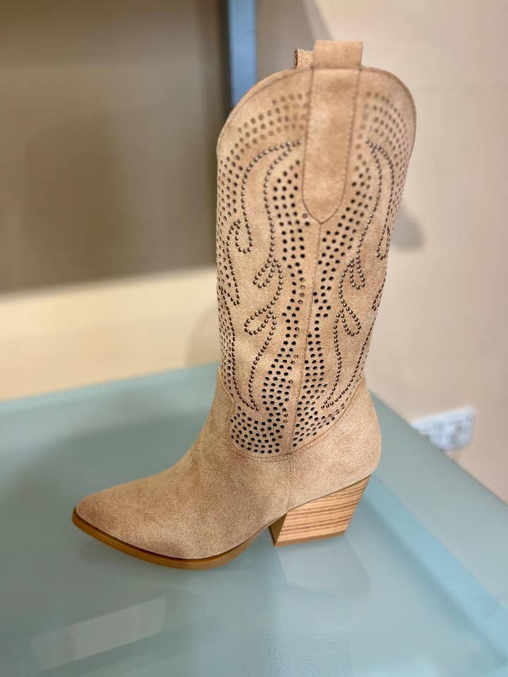 STIVALETTI CAMPESTRI IN ALCANTARA per la vendita all'ingrosso da parte di SWEET MAGIC MODA Y COMPLEMENTOS