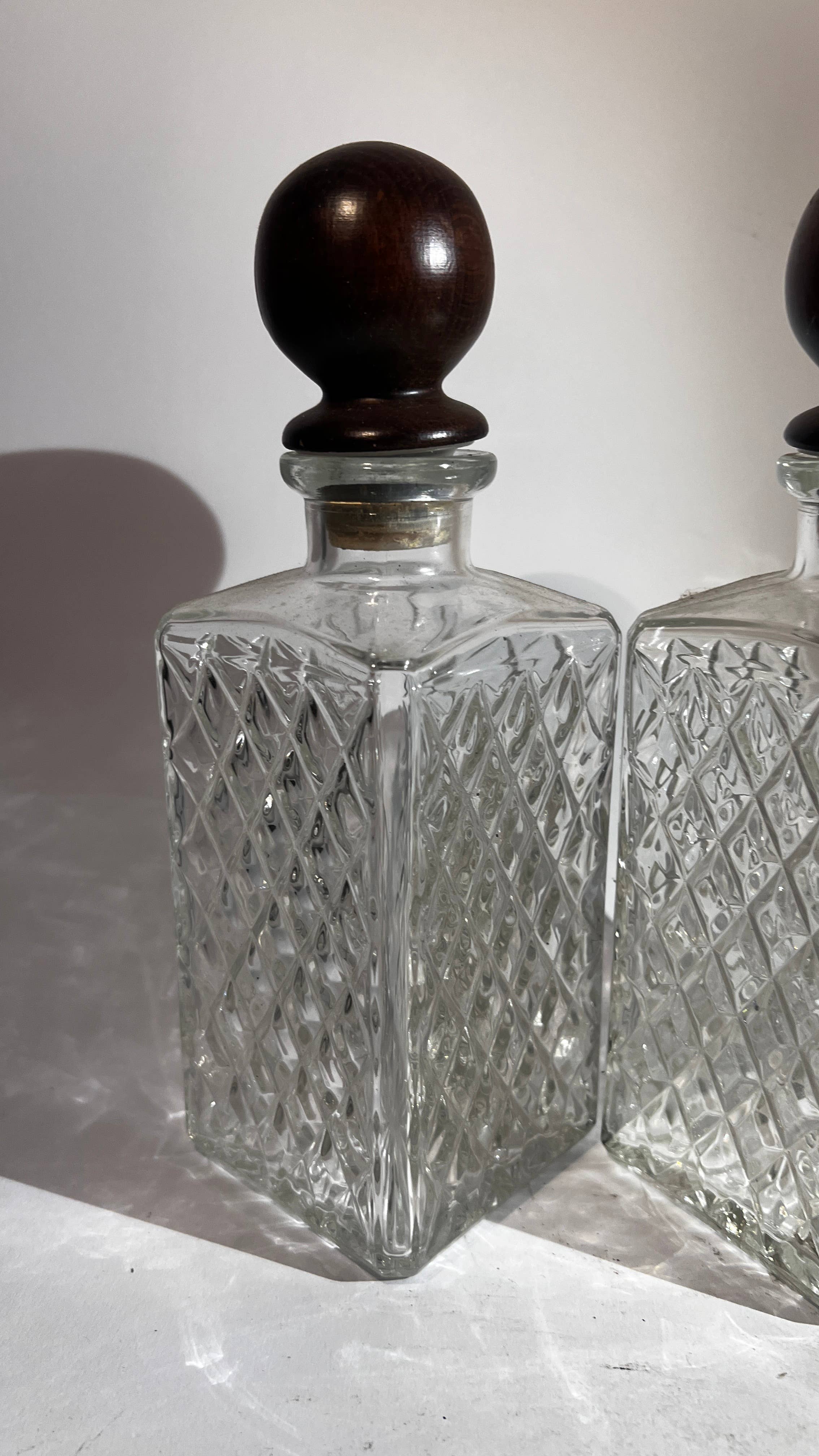 DADA Novecento – Jarra decorativa por atacado – Par de garrafas de cristal boêmio com tampa10