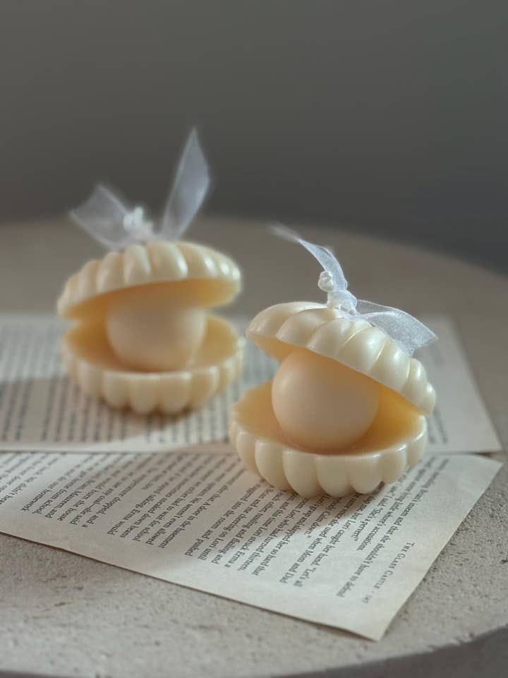 Pearl, Summer, Seashell Clam Shell Sculptural Candles for wholesale by MikuniCandle