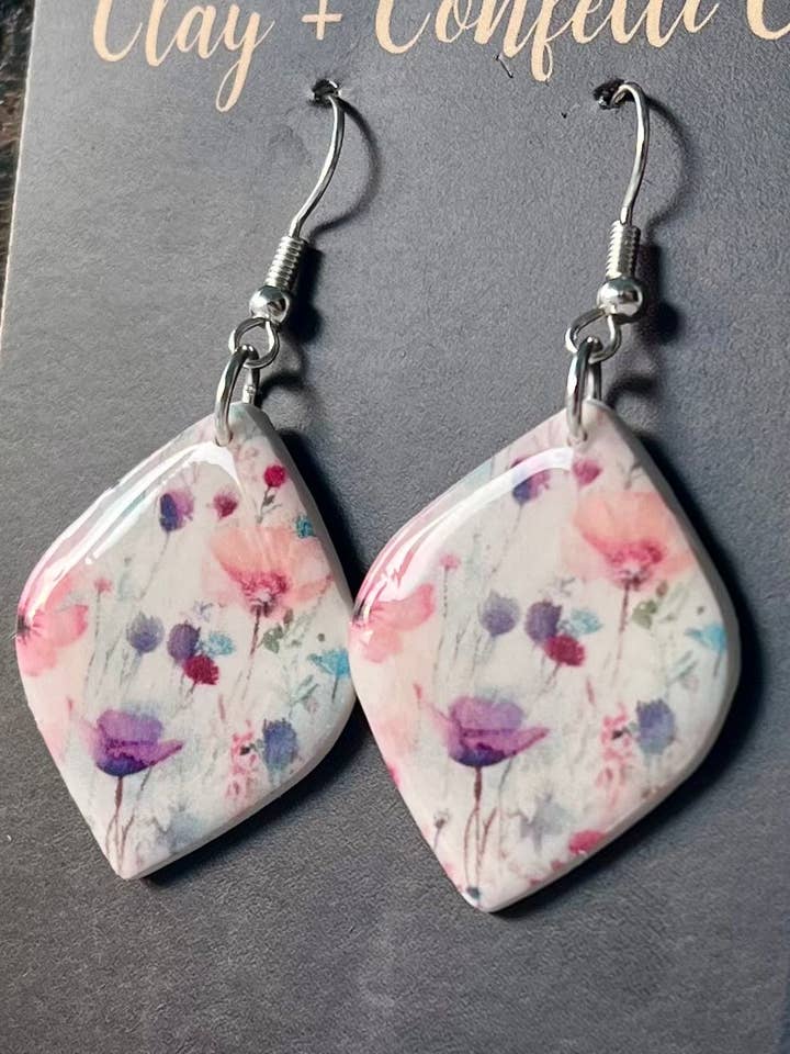 Olivia Blomster tåre Dingle for engroshandel hos Clay & Confetti Co.