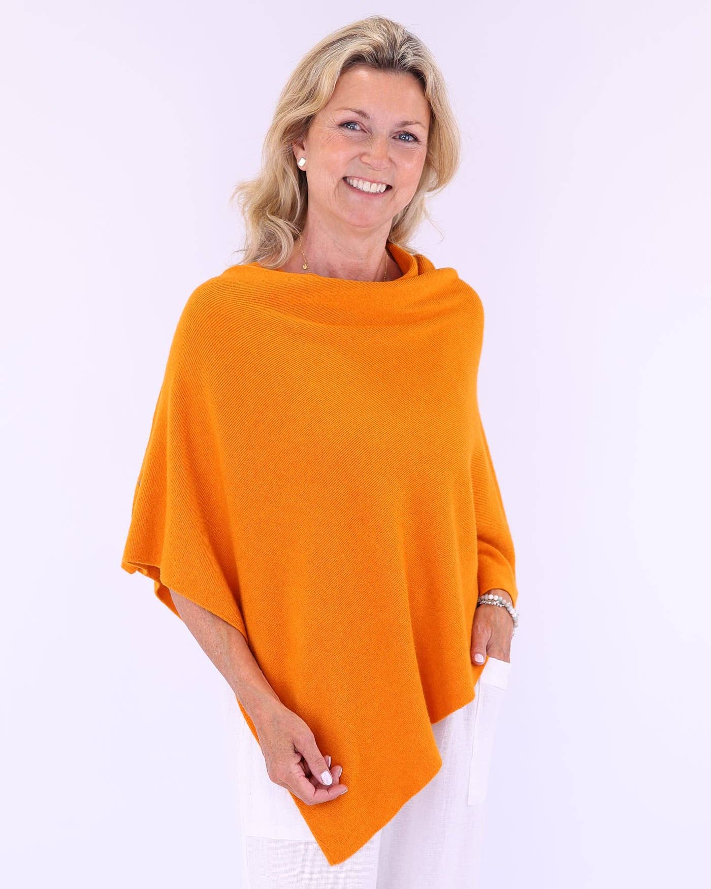 Cadenza Italy Ltd – wholesale Poncho – Women's – Summer Poncho with Buttons5