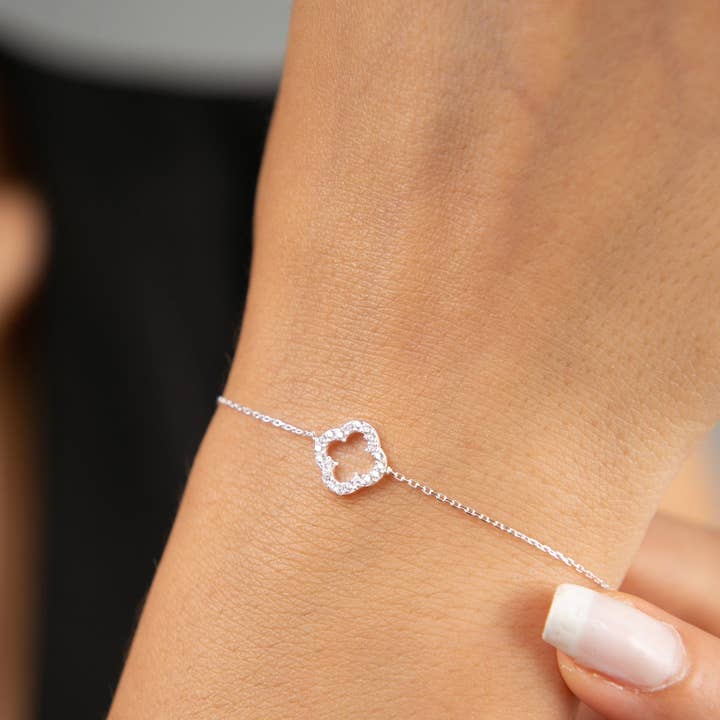 Volenia Silver - Wholesale Charm/Dangle Bracelet - Women's Clover Model 925 Sterling Silver Bracelet