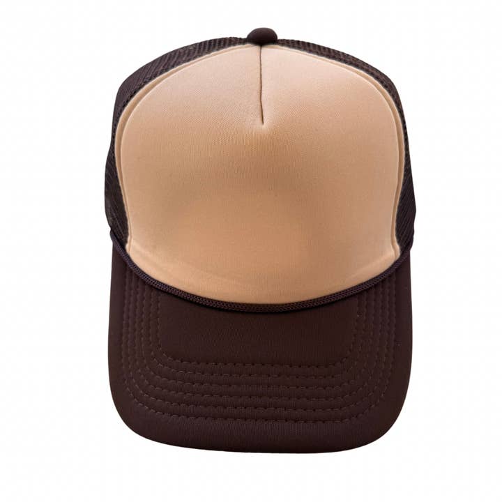 Casquette de camionneur marron et kaki pour la vente par The Onion Patch