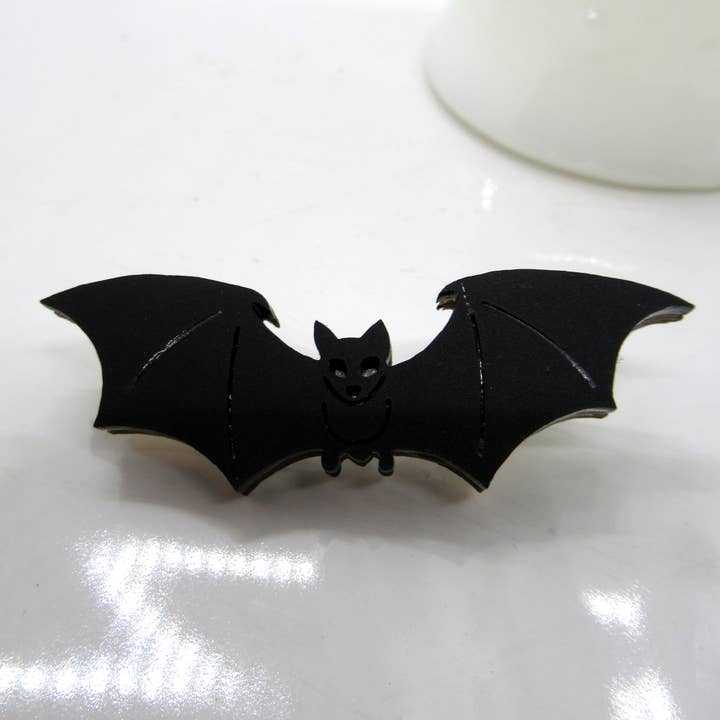 Spilla Stravagante per la vendita all'ingrosso da parte di Beqi Clothing