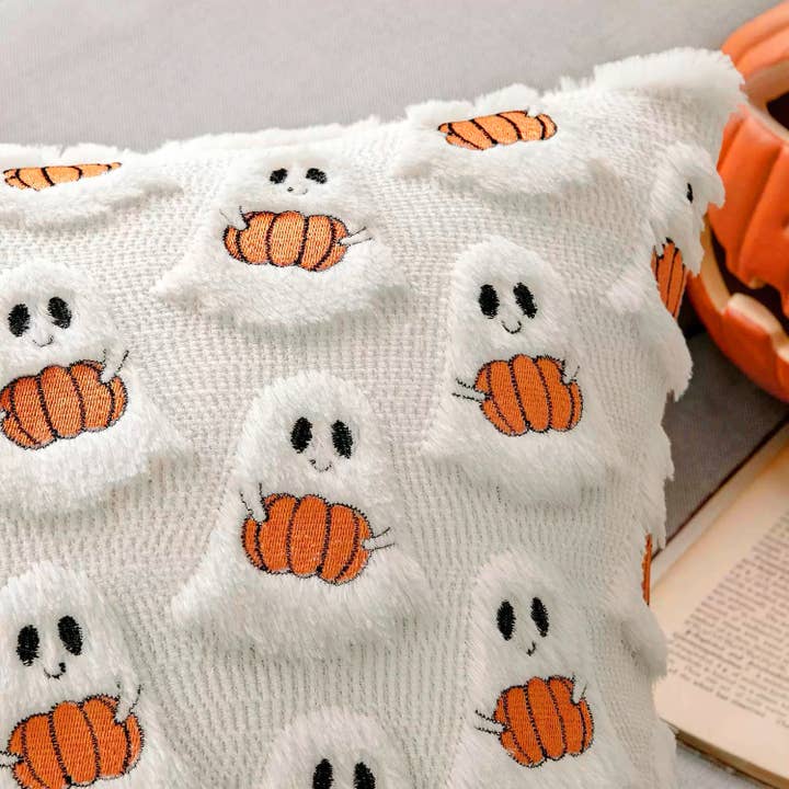 FLUFFERY - Wholesale Throw/Decorative Pillow - Ghost & Pumpkin Throw Pillow 18x18 – With Insert1