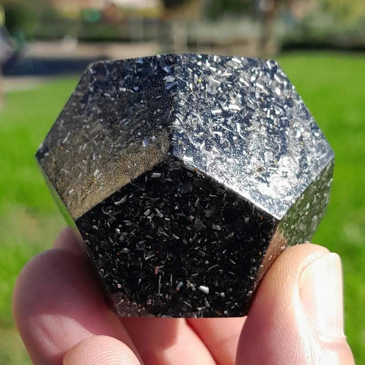 Mini Dodecahedron Orgonite with Shungite Powder for wholesale by Mundo Orgon