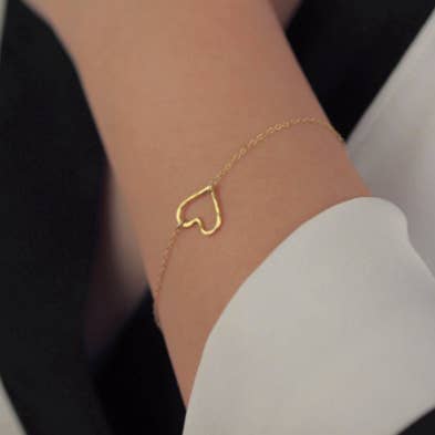 Kate Tuesday Jewelry - Wholesale Charm/Dangle Bracelet - Simple Heart Bracelets0