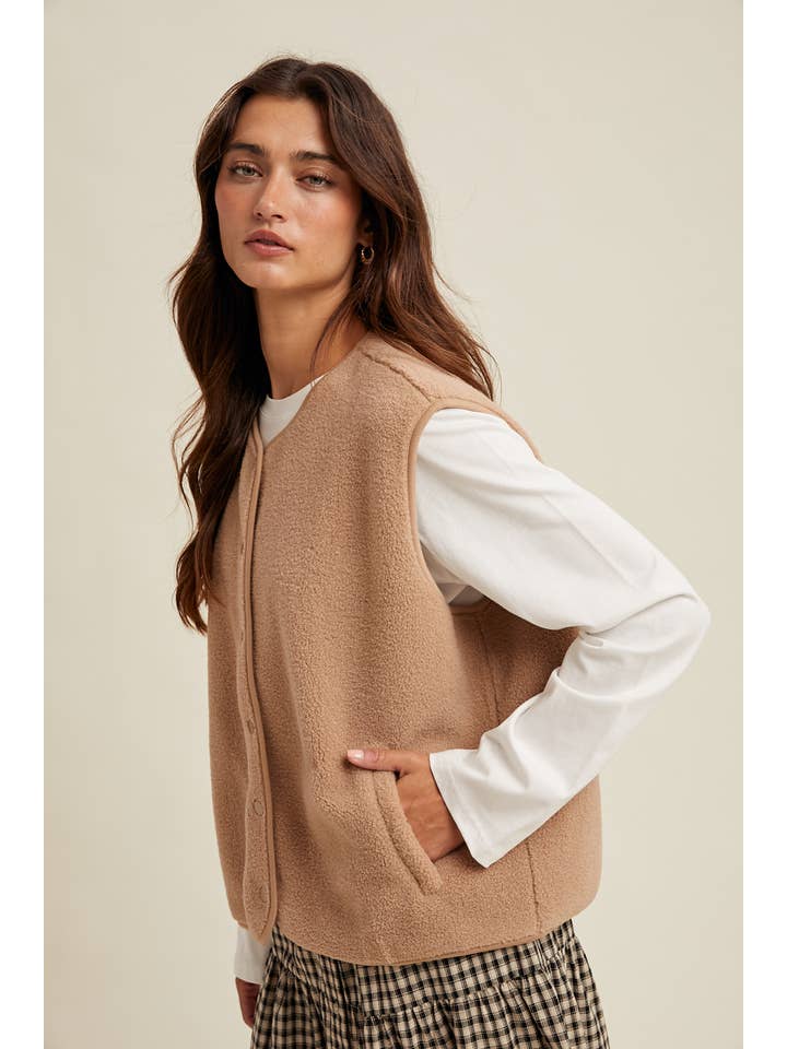 Wishlist Apparel - Wholesale Outerwear Vest - Women's - SHERPA VEST / WL25-106256