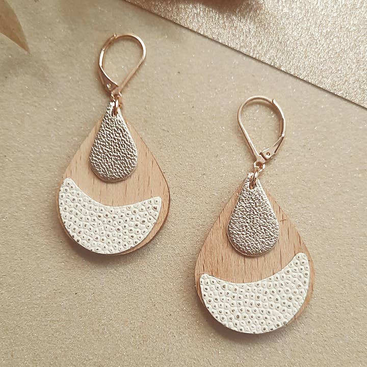 ARTY träörhängen i elfenben för wholesale av Ni une ni deux