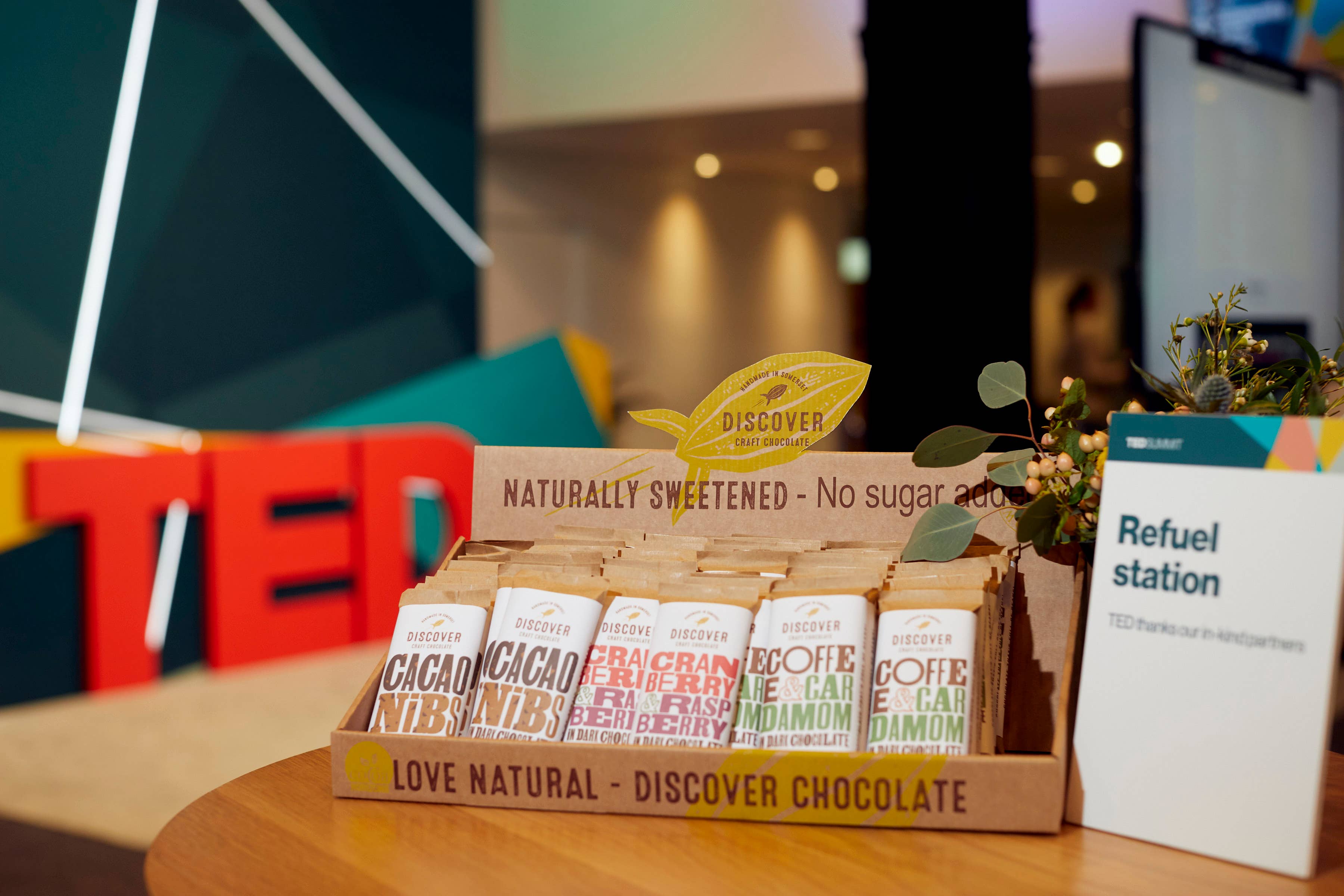 Discover chocolate - Wholesale Chocolate bar - Simply Smooth Milk Chocolate - No Added sugar2