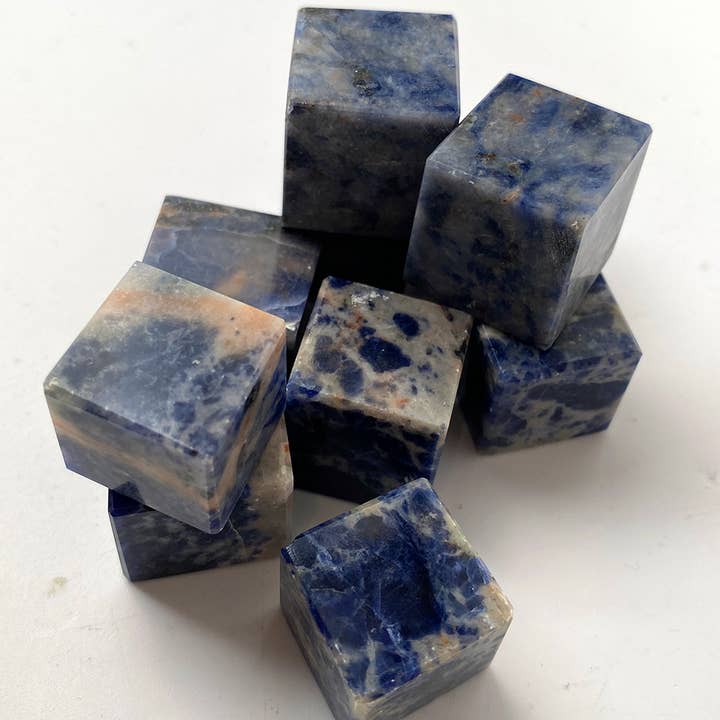 VIE – wholesale Spiritual stone/crystal – Crystal Cube, 2-2.5cm34