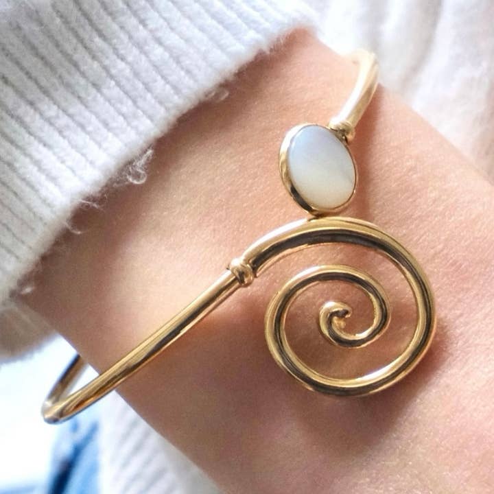 Open gold shell bangle bracelet stainless steel Ariel for wholesale by Oclys