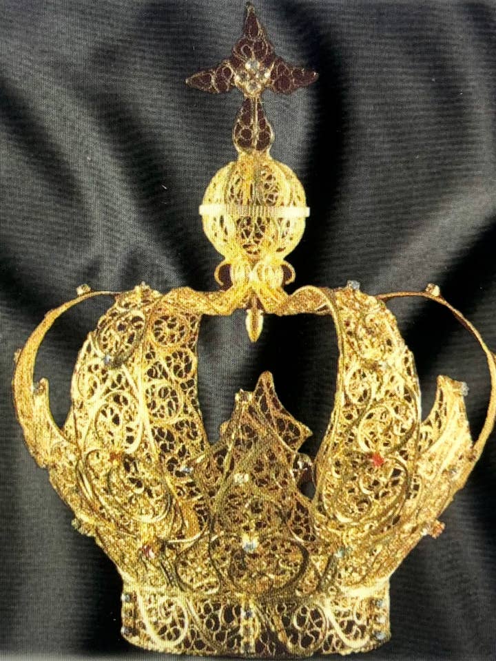 Golden filigree statue crown for wholesale by Costa Articoli Religiosi