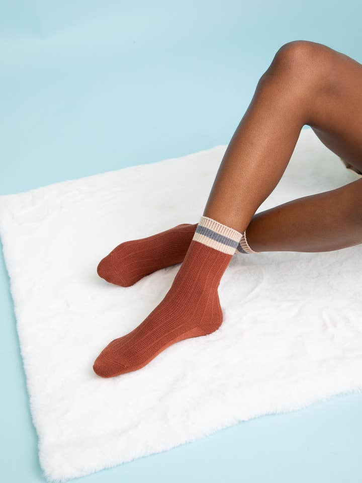 Calcetines redondos acogedores de lana con bloques de colores retro - Vintage Style 🧦 para venta al por mayor de Leto Accessories