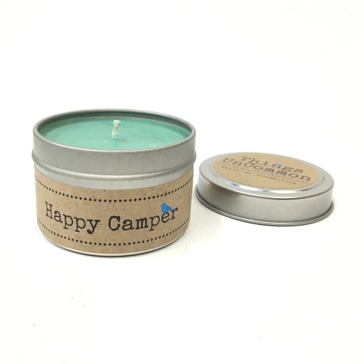 Rejser Tin Soy Candle - Glad for engroshandel hos Things UnCommon