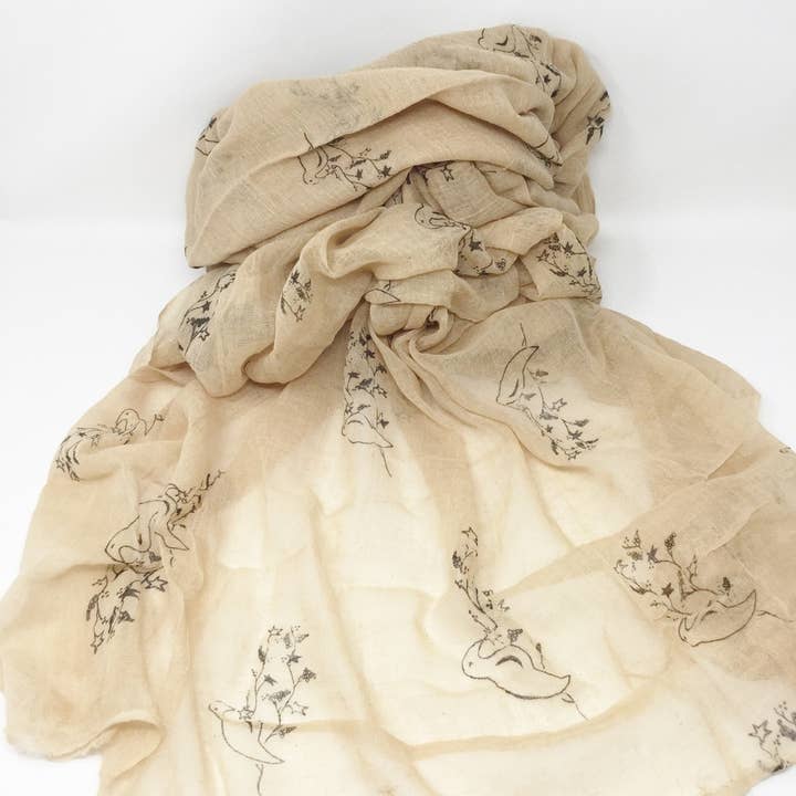 Tissu en gaze à imprimé corbeau et étoile noir 3,28 m x 40 po pour la vente par JanMichaels Art & Home