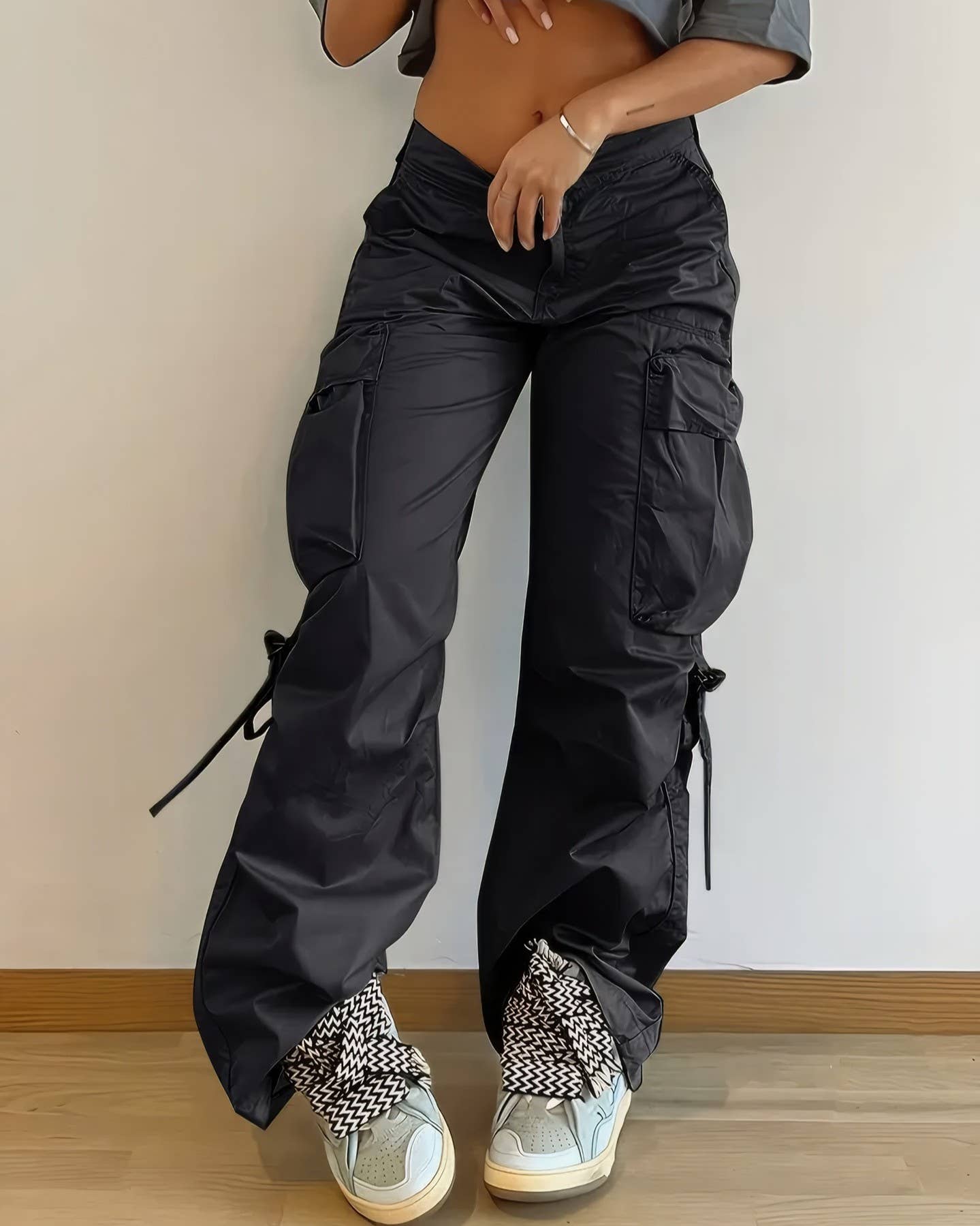 Streetwear Loose Fit Black Cargo Trousers for wholesale on Faire1