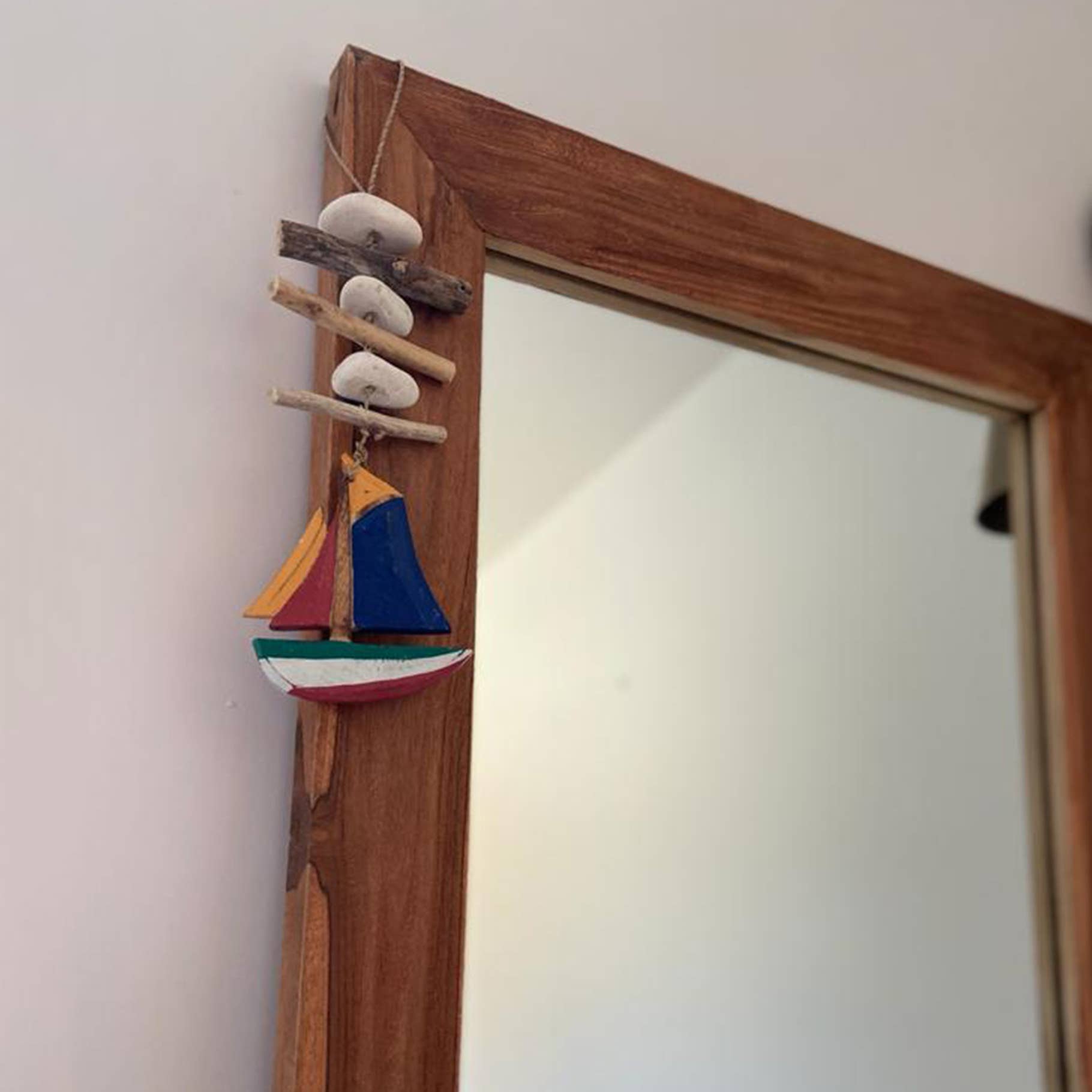 BLUE MANGO - Wholesale Ornament - Driftwood suspension small colorful boat1